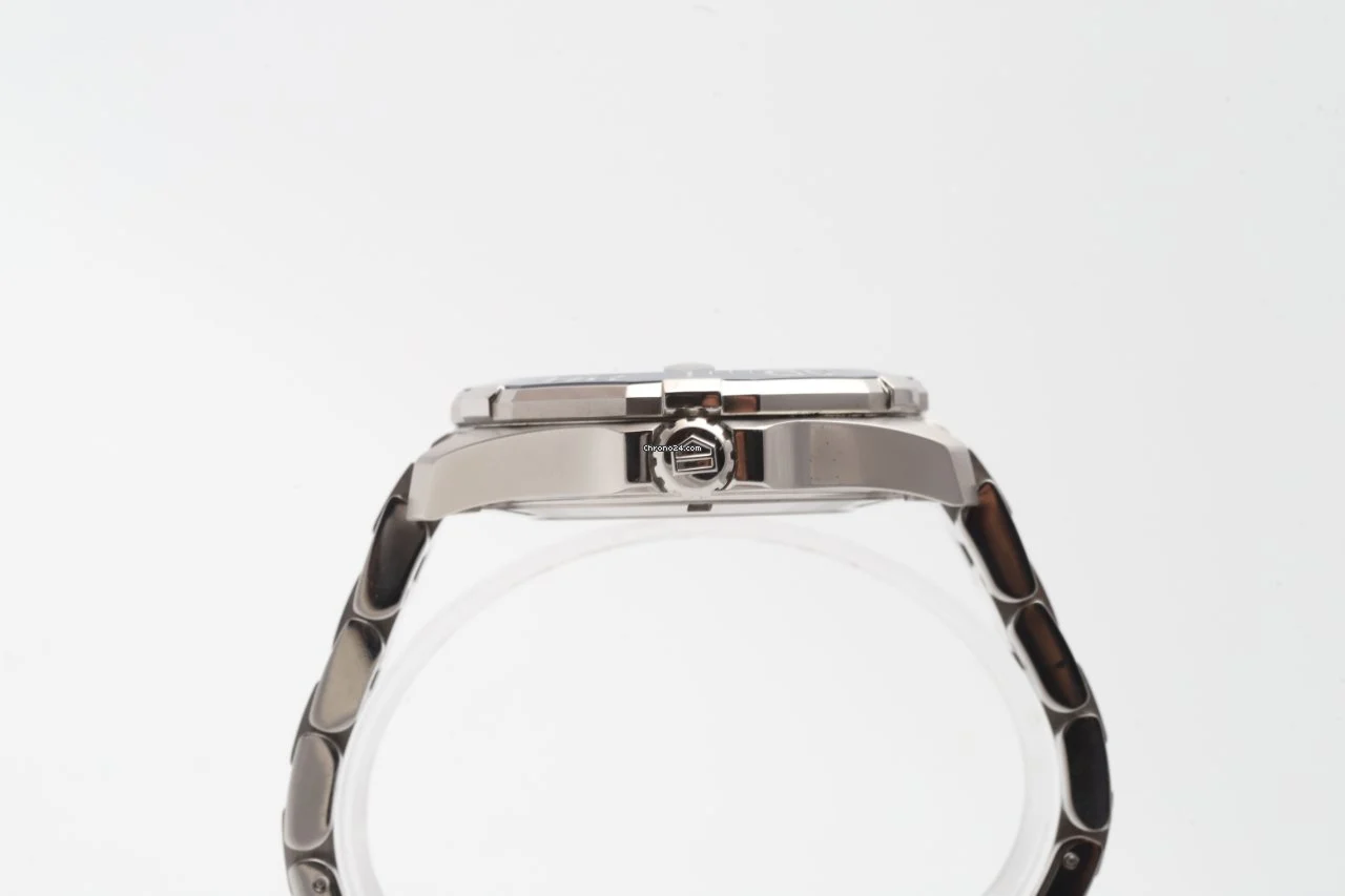 TAG Heuer Aquaracer WAY201B Blue Dial Automatic 43mm Watch