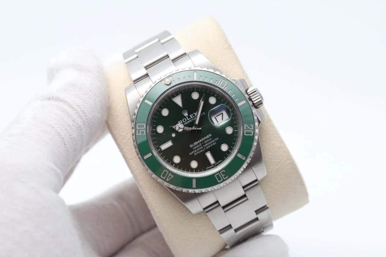 Rolex Submariner 116610LV Green Hulk 2016 Box/Papers Good Condition