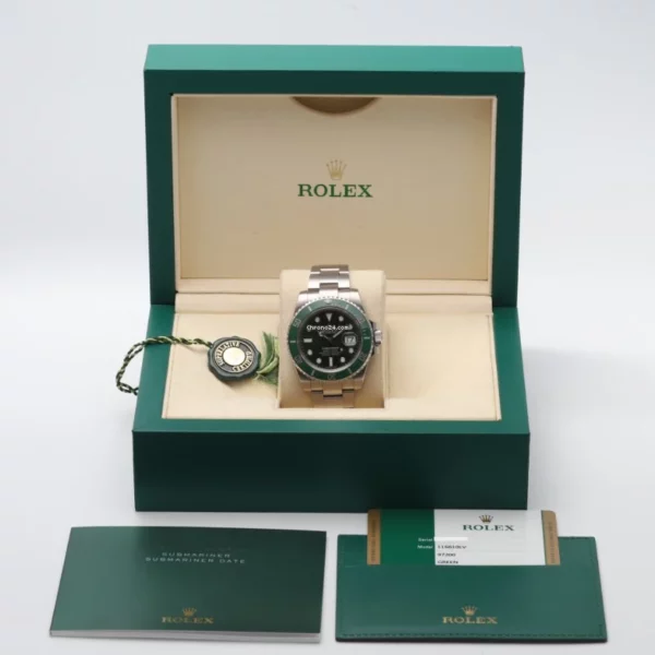 Rolex Submariner 116610LV Green Hulk 2016 Box/Papers Good Condition