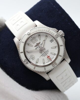 Breitling Superocean Automatic White Rubber Strap 36mm A17316 Unisex Watch