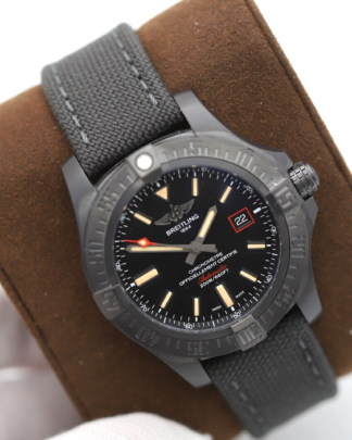 Breitling Avenger Blackbird 44 V1731110/BD74 UNWORN 2020 Titanium Men's Watch