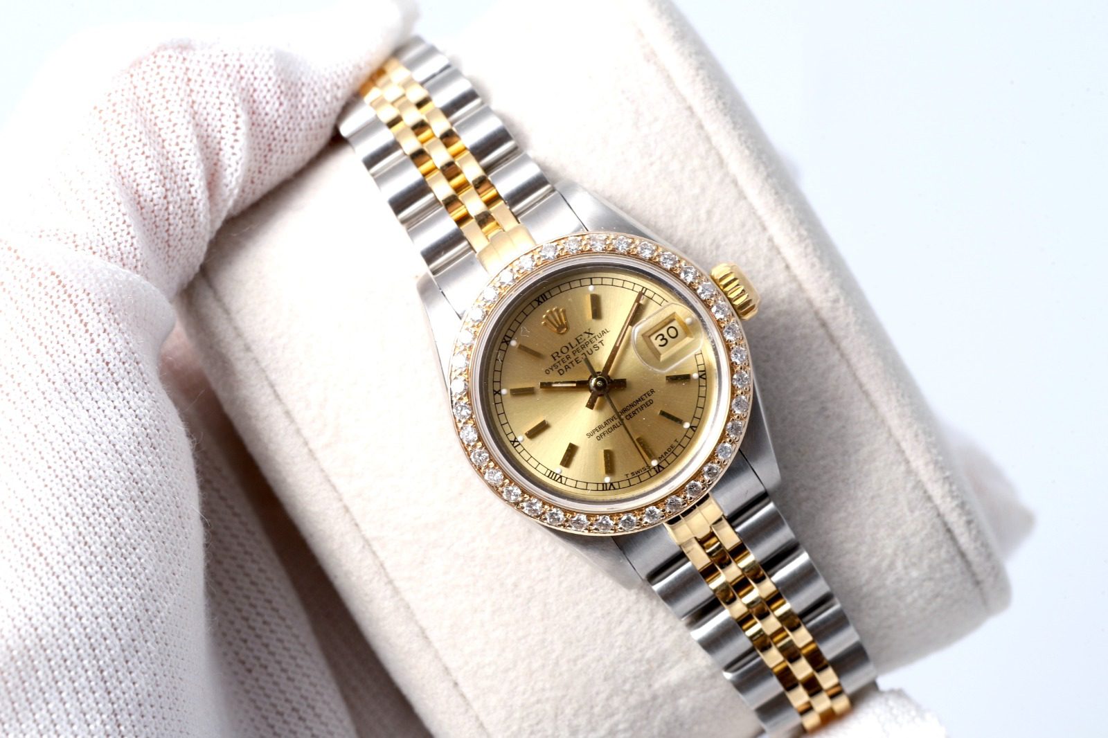 4d971b1e-3903-42d6-a75d-7e3b9e24c08c