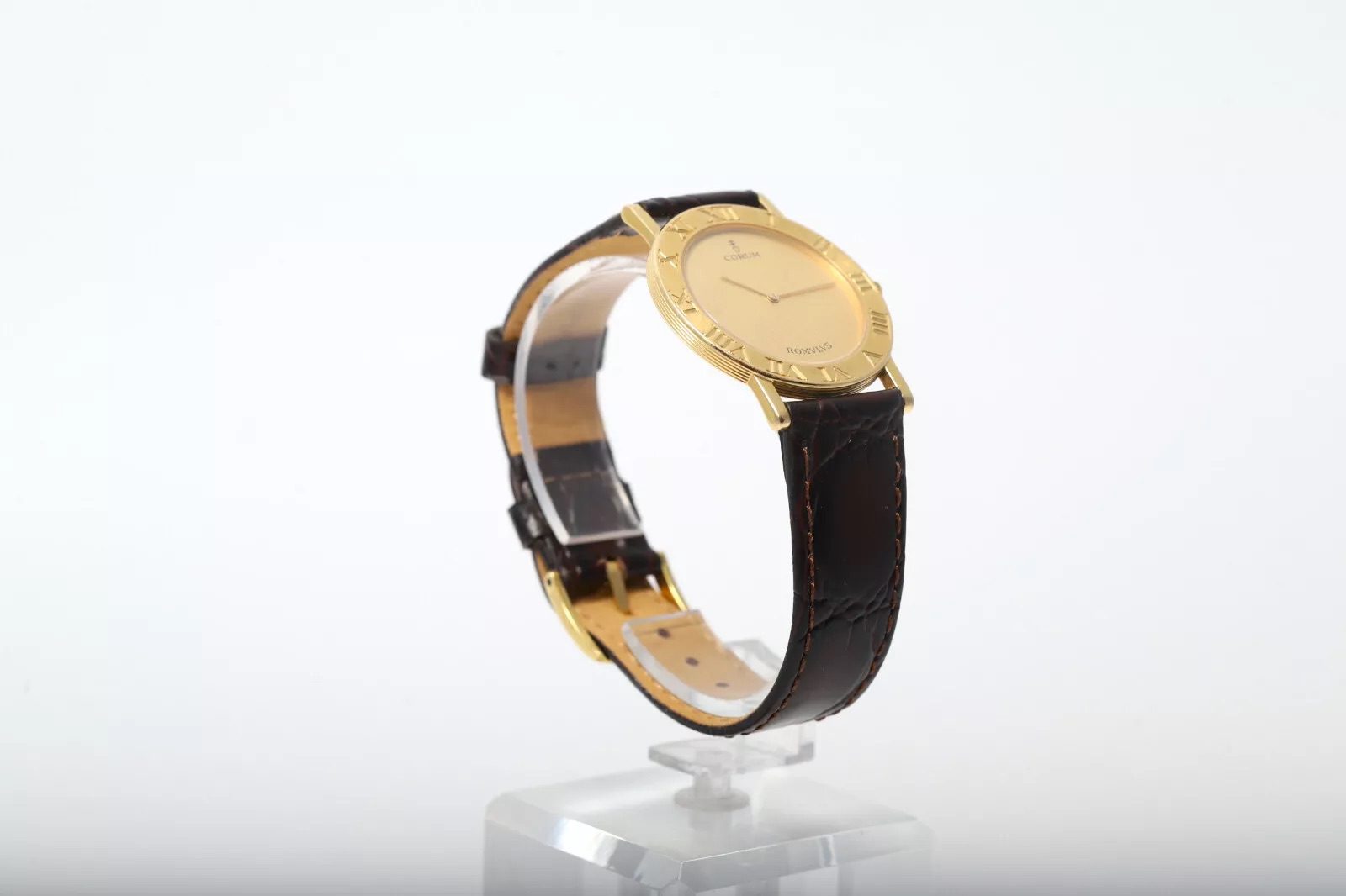 s-l1600 (2) Corum Romvlvs/ Romulus 50.501.56 Quartz 18ct Gold 33mm Men's Watch