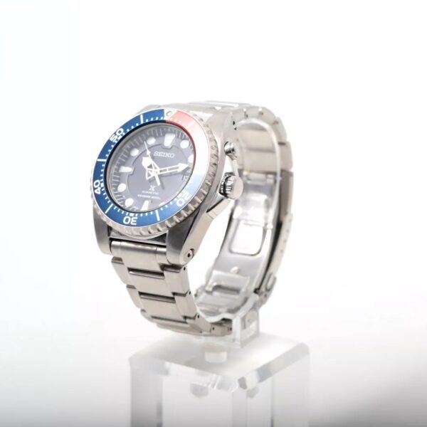 Seiko Kinetic Diver 5M82-0AF0 Stainless Steel Red & Blue Bezel