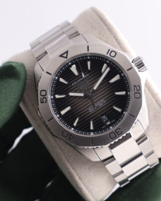 Tag Heuer Aquaracer Black Dial WBP2110 40 mm Men's Watch